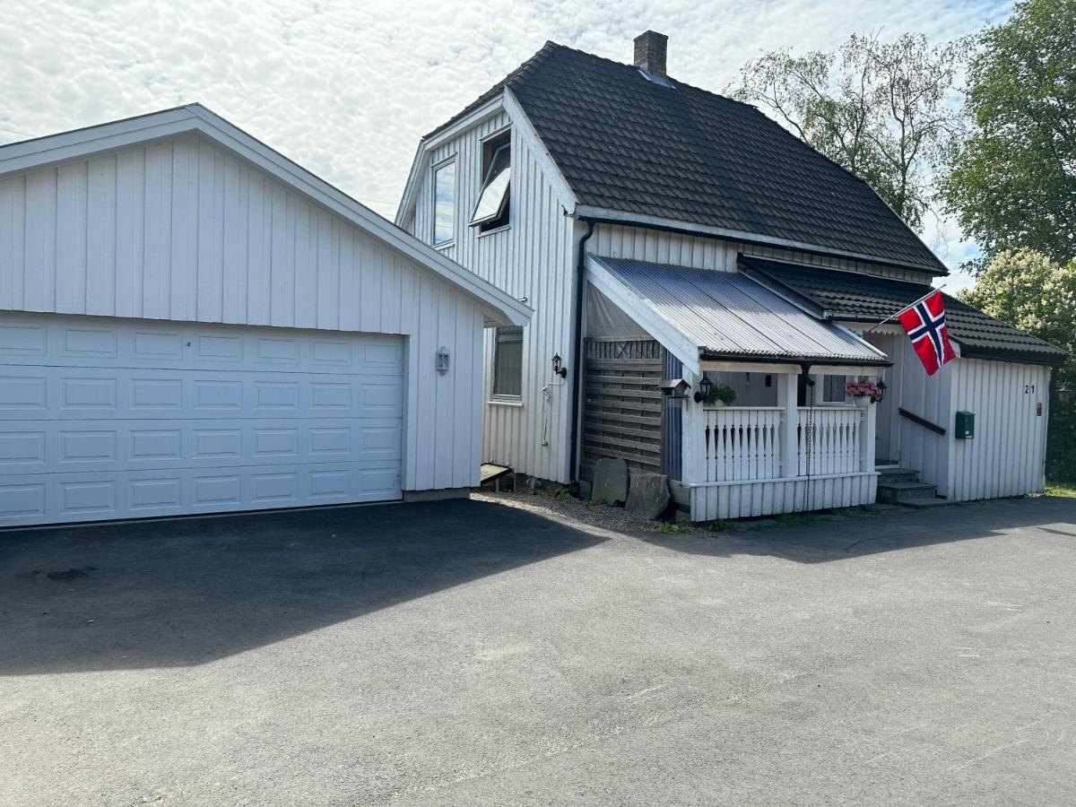 Oslo House, Nedre Kjellerstuvei, First Floor, Twin Room Lillestrøm Екстериор снимка